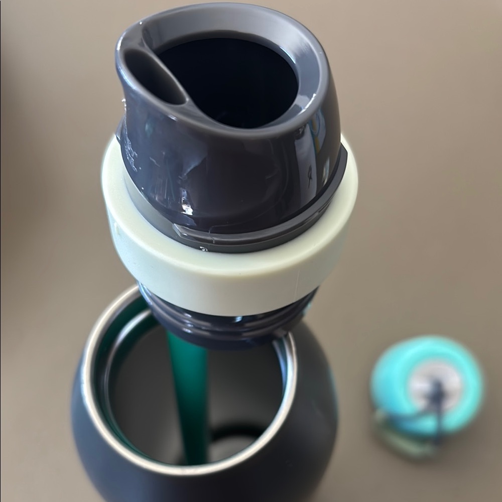 Black and Mint Water Bottle - Picture 4 of 5